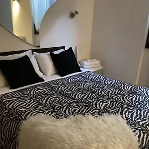https://la-casa-di-ale-e-becky.it-lombardy.com