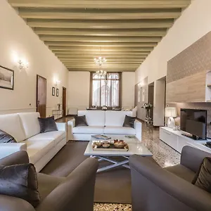 https://ca-del-monastero-4.hotelinveneto.com