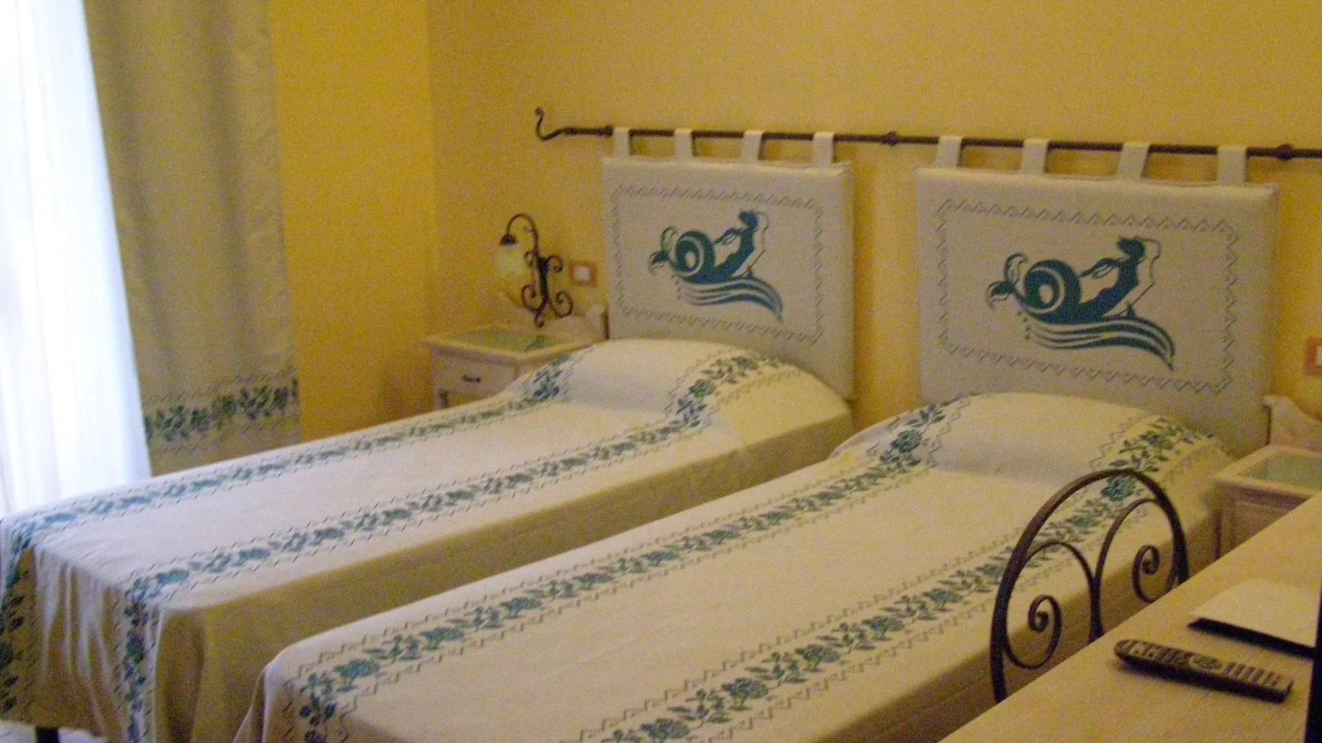 Le Nereidi Hotel & Residence Con Piscina-Tennis-Fitness-Parcheggio Coperto-Sala Conferenze La Maddalena  3*, La Maddalena (Sassari)